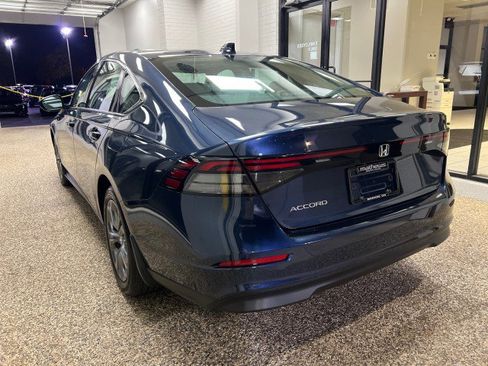 Used 2024 Honda Accord EX image 4