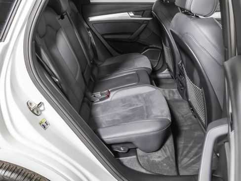 Used 2024 Audi Q5 e Premium Plus w/ Premium Plus Package image 41