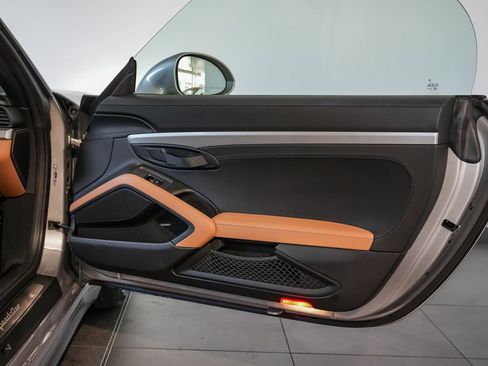 Certified 2019 Porsche 911 Speedster image 23