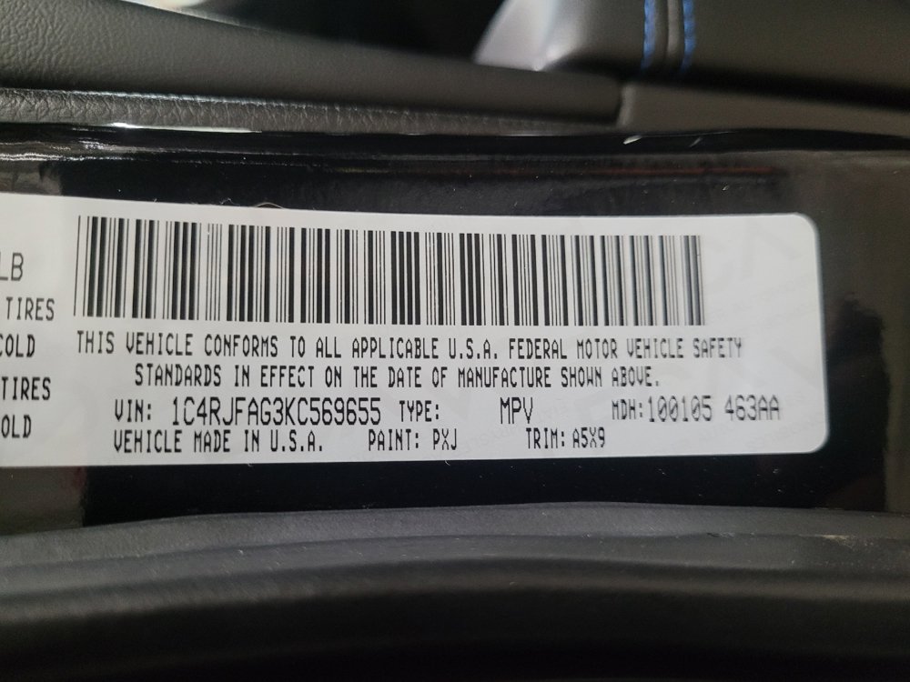 Used 2019 Jeep Grand Cherokee Laredo AWD/4WD image 33