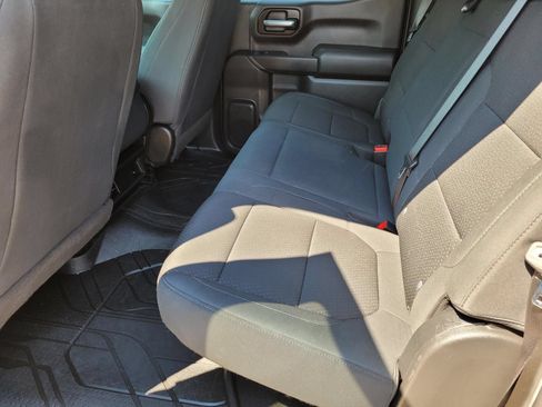 Used 2021 Chevrolet Silverado 1500 Custom Trail Boss AWD/4WD image 15