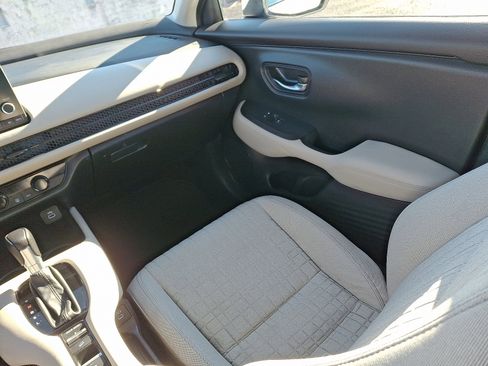 Used 2024 Honda HR-V LX image 12