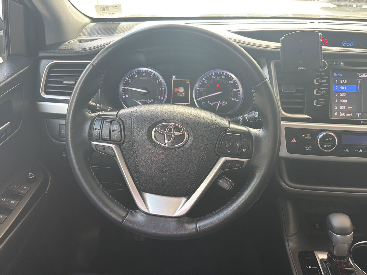 Used 2019 Toyota Highlander SE AWD/4WD image 21