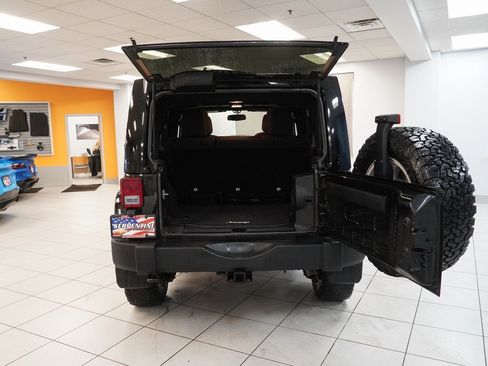 Used 2014 Jeep Wrangler Unlimited Sahara w/ Dual Top Group image 9