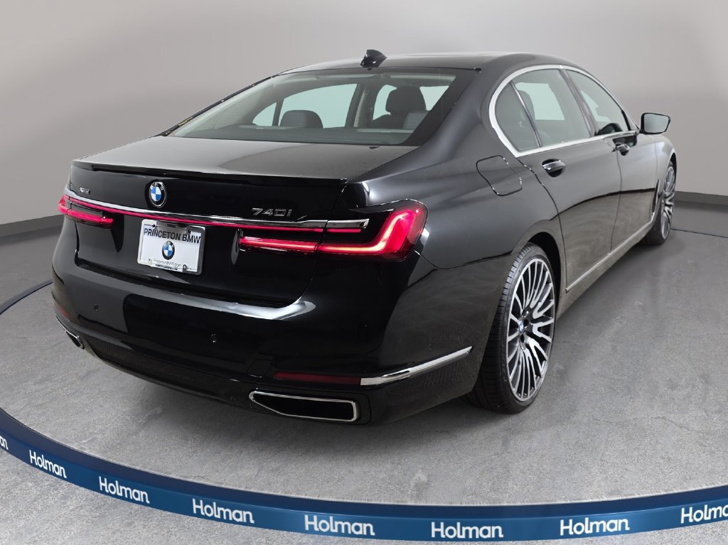 Used 2021 BMW 740i xDrive AWD/4WD image 6