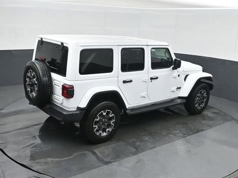 New 2026 Jeep Wrangler Unlimited Sahara AWD/4WD image 29