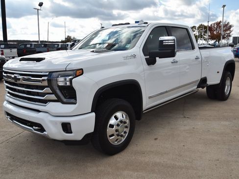 New 2026 Chevrolet Silverado 3500 High Country image 7