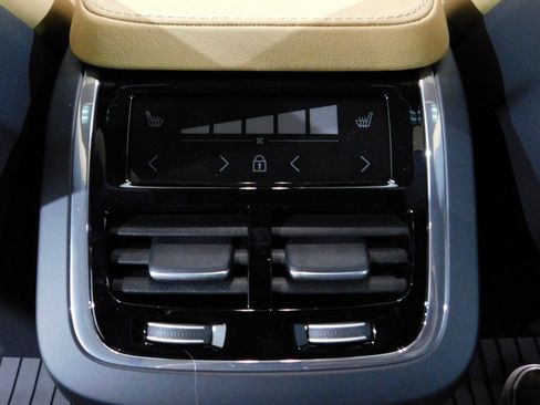 Used 2026 Volvo V90 B6 Cross Country Ultra image 69