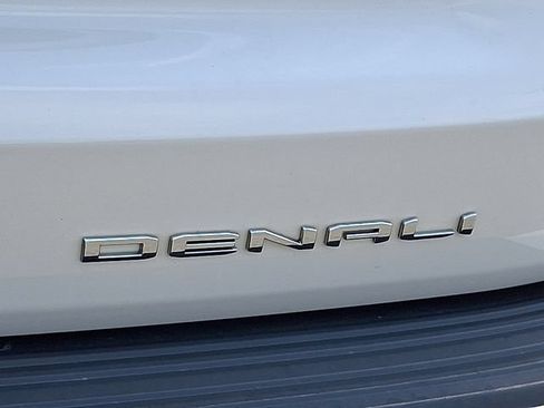 Used 2021 GMC Yukon Denali w/ Denali Ultimate Package AWD/4WD image 29