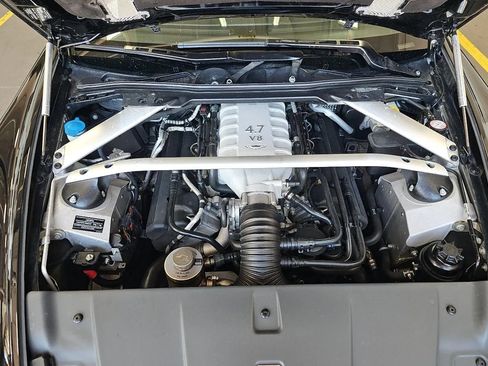 Used 2013 Aston Martin V8 Vantage Roadster RWD image 4