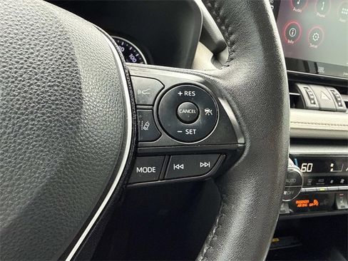 Used 2021 Toyota RAV4 XLE Premium image 28