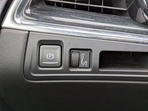 Certified 2025 Cadillac XT5 Premium Luxury image 17