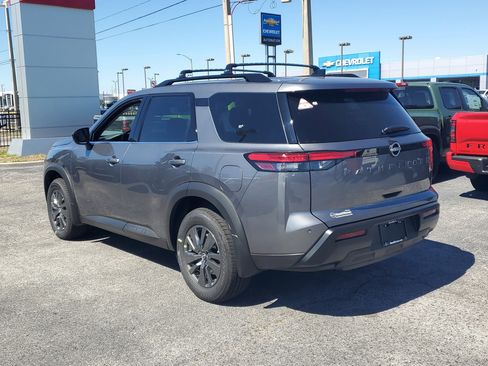 New 2026 Nissan Pathfinder SV image 6