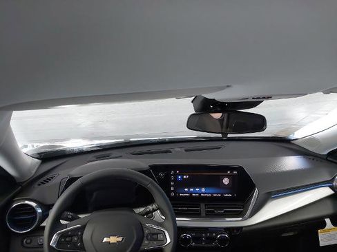 New 2026 Chevrolet Trax LT w/ LT Convenience Package image 5