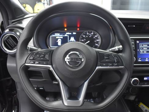 Used 2020 Nissan Kicks SV FWD image 25
