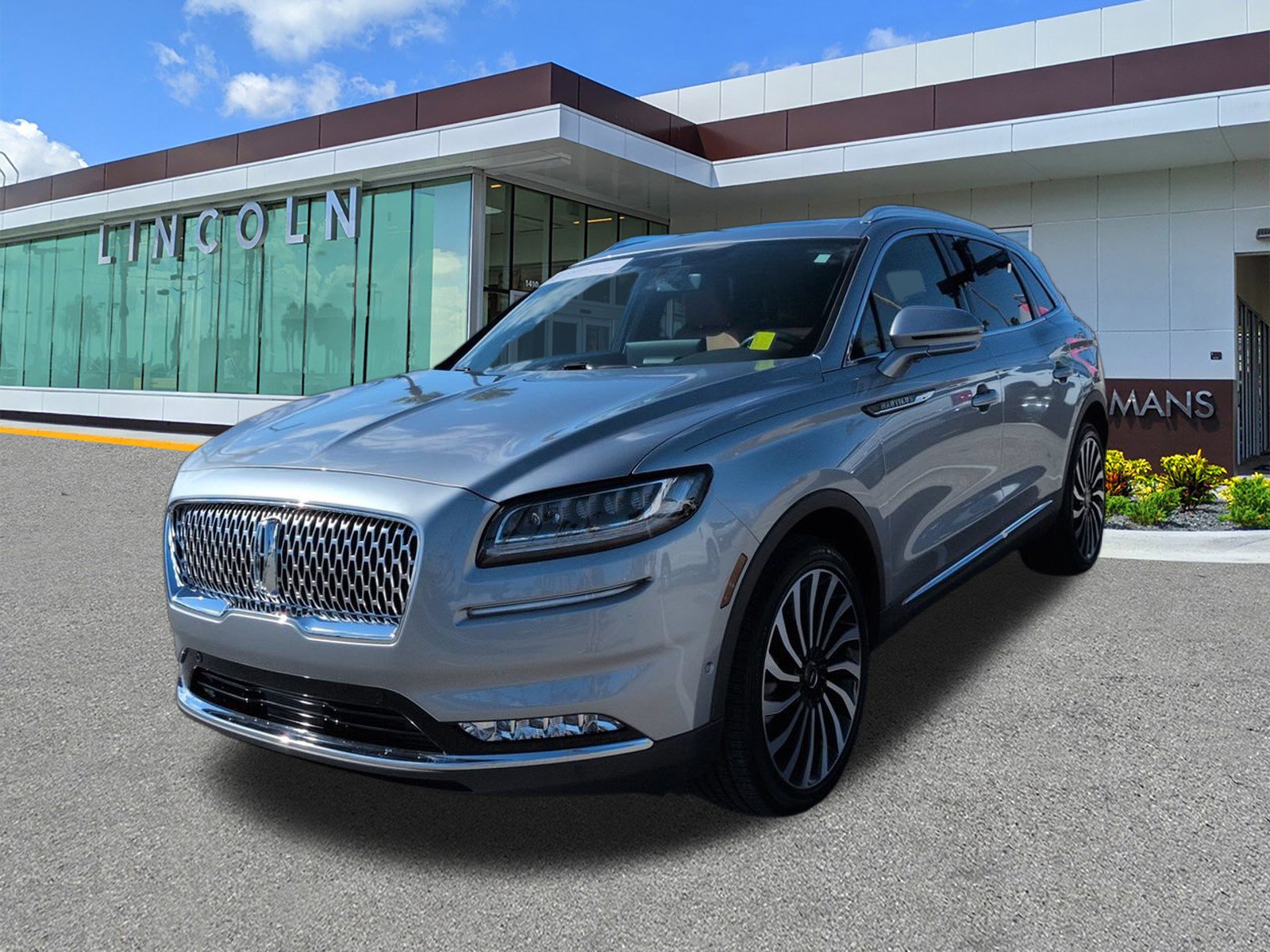 Certified 2023 Lincoln Nautilus Black Label w/ Class II Trailer Tow Package AWD/4WD image 9