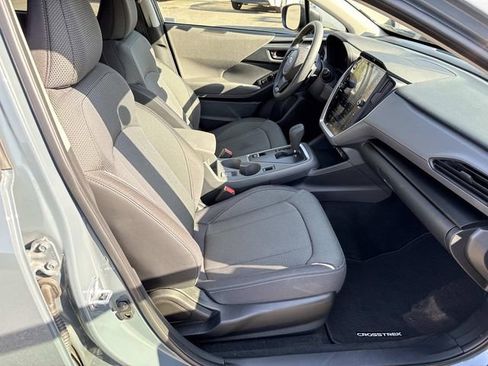 Used 2024 Subaru Crosstrek 2.0i Premium image 9