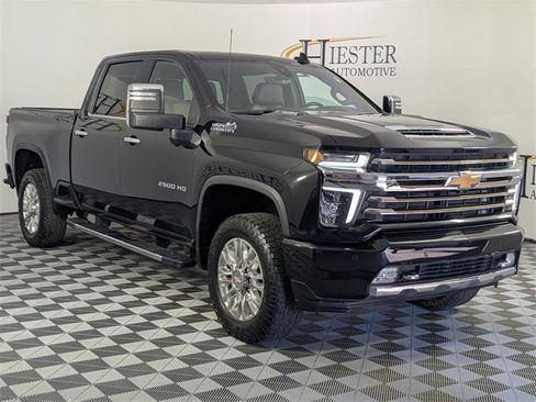 Used 2021 Chevrolet Silverado 2500 High Country w/ Technology Package image 2
