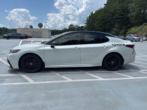 Used 2024 Toyota Camry XSE FWD image 5