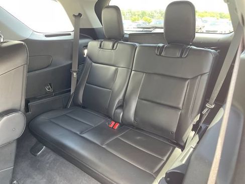 Used 2023 Ford Explorer XLT w/ Equipment Group 202A AWD/4WD image 28