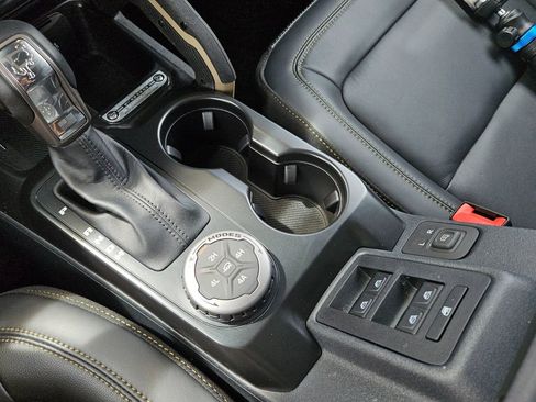 Used 2025 Ford Bronco Badlands AWD/4WD image 20