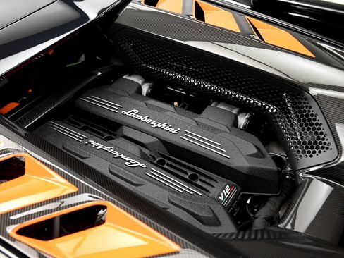 Used 2026 Lamborghini Revuelto AWD/4WD image 36