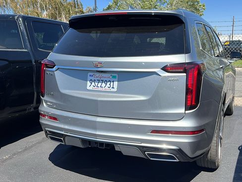 Used 2025 Cadillac XT6 Premium Luxury w/ Technology Package AWD/4WD image 2