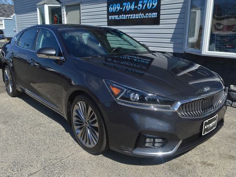 Used 2018 Kia Cadenza Limited image 7