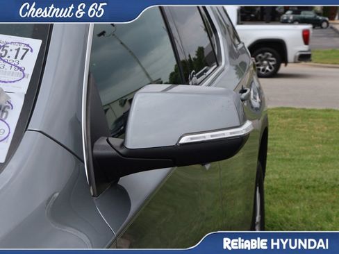 Used 2023 Chevrolet Traverse LT FWD image 13