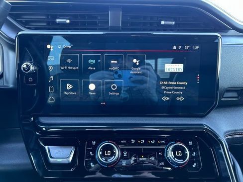 Used 2024 GMC Sierra 3500 AT4 w/ AT4 Preferred Package image 17