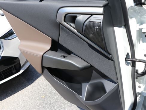 Used 2025 BMW X3 xDrive30i w/ Premium Package image 33