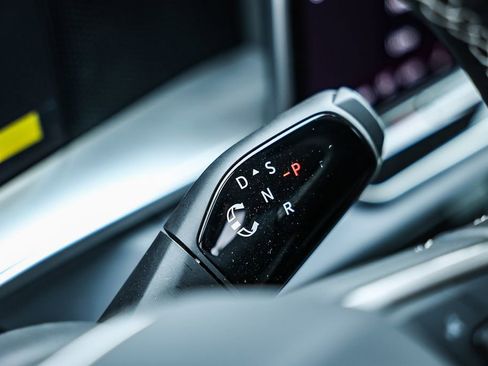 New 2026 Volkswagen Tiguan SE image 32