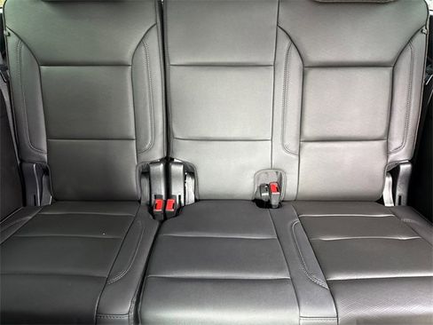 Used 2022 Chevrolet Suburban High Country image 18