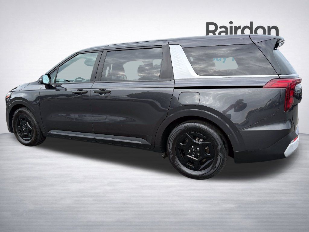 Certified 2025 Kia Carnival FWD image 5
