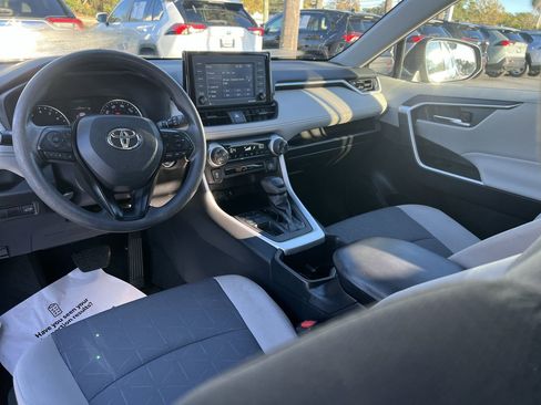 Used 2022 Toyota RAV4 XLE image 30