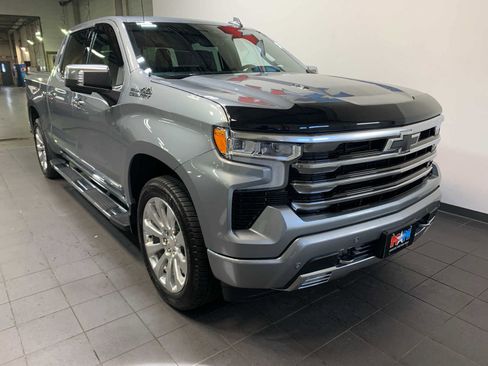 Used 2024 Chevrolet Silverado 1500 High Country w/ High Country Premium Package AWD/4WD image 2