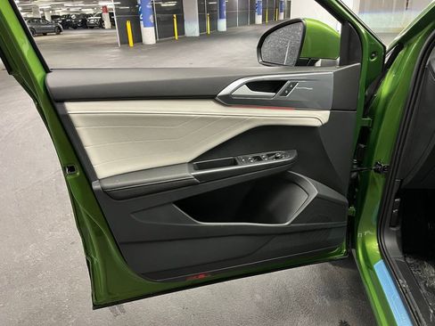 New 2026 Volkswagen Taos SEL AWD/4WD image 18