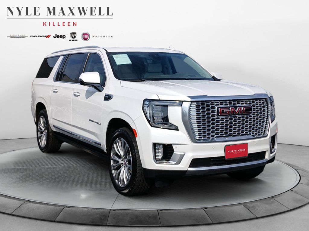 Used 2021 GMC Yukon XL Denali w/ Denali Premium Package AWD/4WD image 2