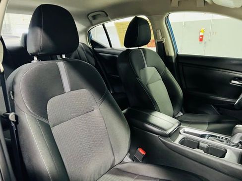 Used 2025 Nissan Sentra SV FWD image 34