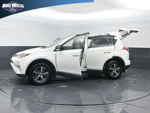 Used 2018 Toyota RAV4 XLE w/ Plus Extra Value Package FWD image 28