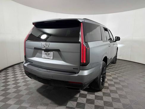 Used 2025 Cadillac Escalade ESV Sport Platinum w/ LPO, ONYX Package image 6