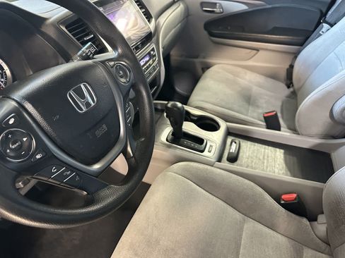 Used 2017 Honda Pilot EX image 12