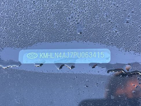 Used 2023 Hyundai Elantra Limited w/ Cargo Package image 8