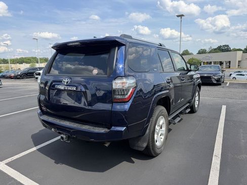 Used 2022 Toyota 4Runner SR5 Premium w/ Moonroof Package RWD image 4
