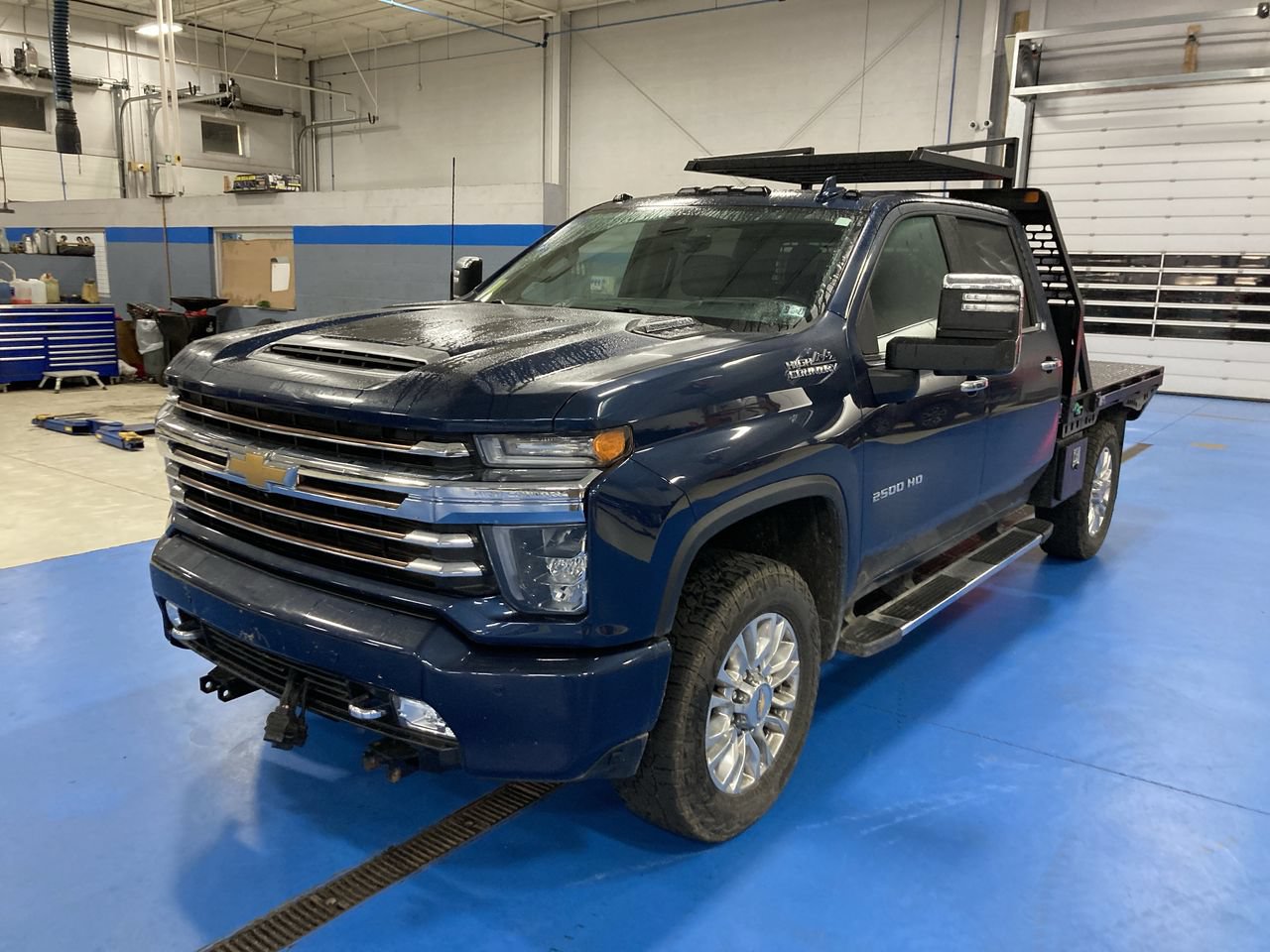 Used 2021 Chevrolet Silverado 2500 High Country w/ Technology Package AWD/4WD image 3