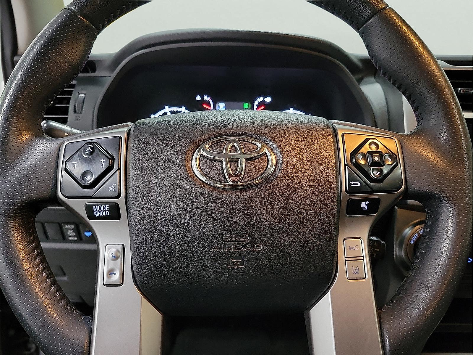 Used 2022 Toyota 4Runner SR5 Premium w/ Moonroof Package AWD/4WD image 15