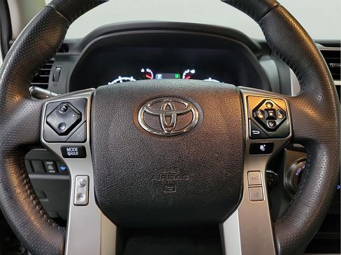 Used 2022 Toyota 4Runner SR5 Premium w/ Moonroof Package AWD/4WD image 15