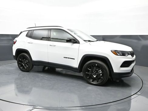 New 2026 Jeep Compass Latitude image 1