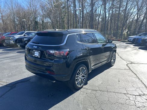 Used 2022 Jeep Compass Limited w/ Elite Group image 9