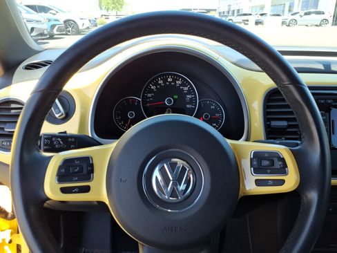 Used 2012 Volkswagen Beetle 2.5 FWD image 24